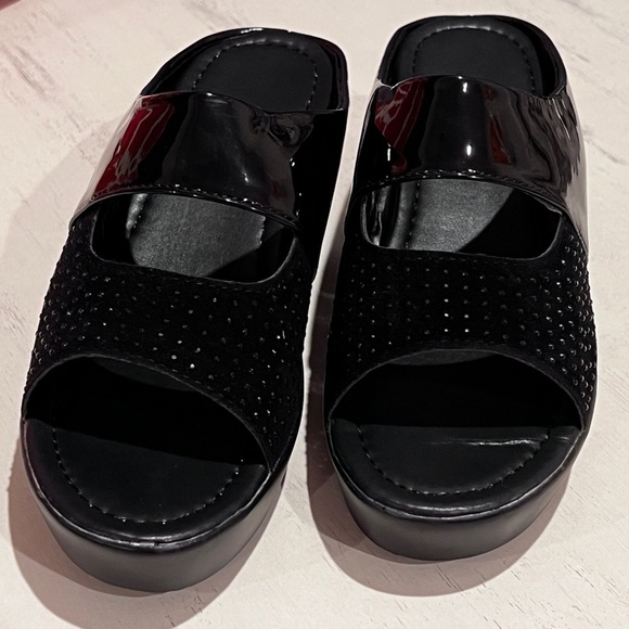 NWOT - Black Patent Leather Mule Sandals with Black Rhinestone Accents - Picture 2 of 8